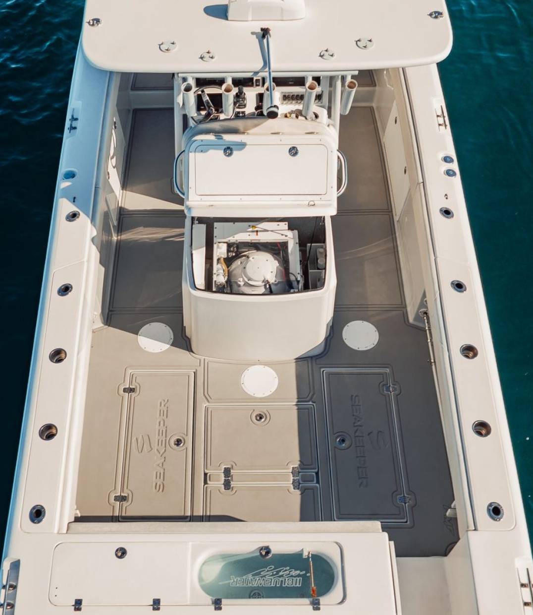 Bluewater-28_Seakeeper-2_2-scaled Bluewater-28_Seakeeper-2_2-scaled